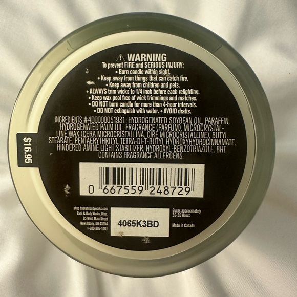 Bath and Body Works scented signature candles *two for price of one* - Picture 4 of 8